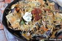 Deep-Dish Skillet Nachos
