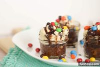 M&M’s Crispy Brownie Sundaes