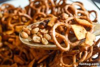 Game Day Grand Slam: Savory Snack Mix and Winning Party Food Ideas