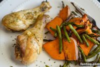 Crispy Ninja Foodi Chicken Drumsticks and Roasted Vegetables