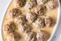 Slow-Cooked Gluten-Free Swedish Meatballs with Creamy Sauce