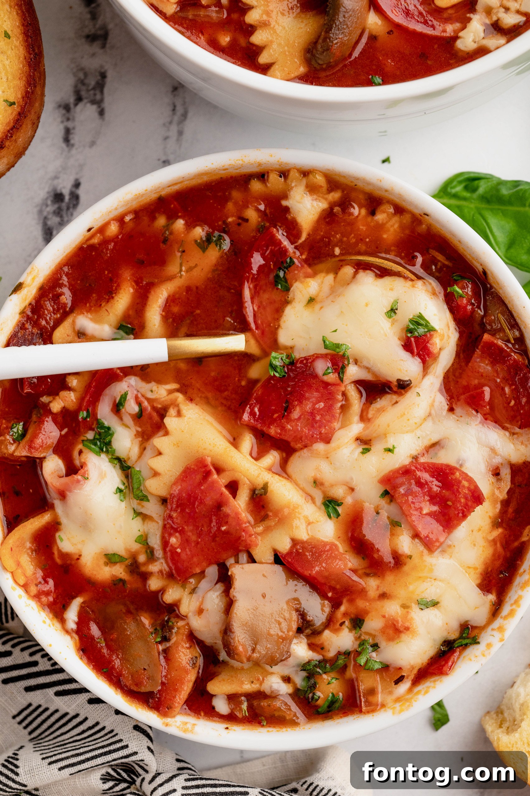 Slow Cooker Pizza Soup