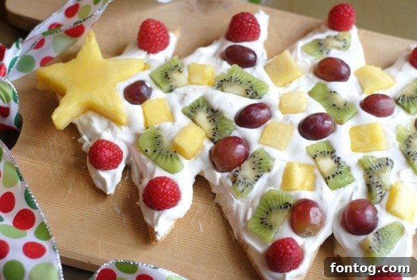 Christmas Tree Fruit Pizza