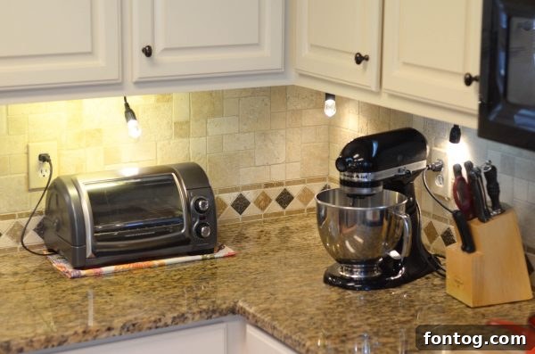 TouchSmart Timer for Enbrighten Cafe String Lights, demonstrating smart control