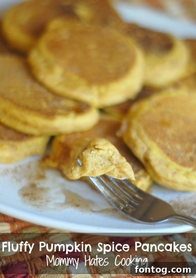 Fluffy Pumpkin Spice Pancakes