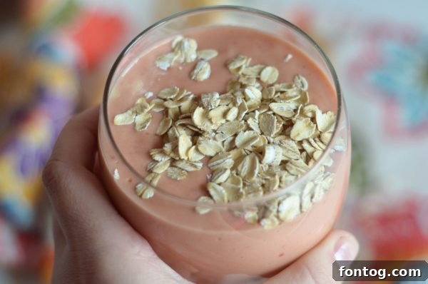 Meta katkılı Berry Portakal Muz Smoothie, sağlıklı yaşam için ideal bir seçenek.