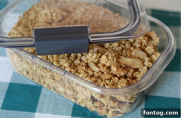 Assembled Vanilla Apple Parfait ready for transport in Rubbermaid BRILLIANCE