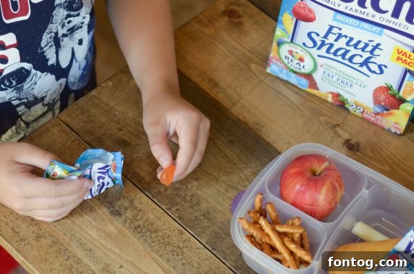 Teaching Kids to Pack Lunch: Essential Tips for Parents #WelchsFruitSnacks AD