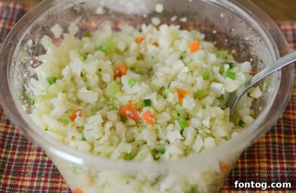 Wholesome Cauliflower Fried Rice with Green Giant Fresh 5 Green Giant Fresh Meal Bowls: Perfect for Busy Parents and On-The-Go Lifestyles