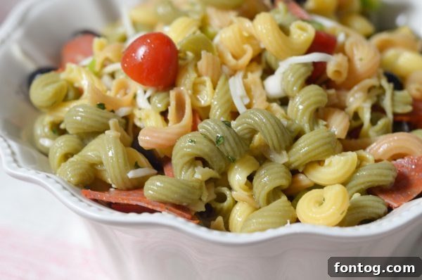 Classic Cold Pasta Salad - A Refreshing and Easy Side Dish