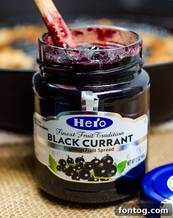 High-quality Hero Fruit Spread Black Currant in jars, ready for baking.