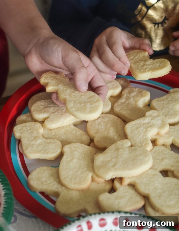 How to Host a Holiday Cookie Decorating Party