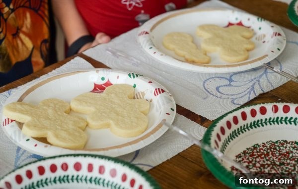How to Host a Holiday Cookie Decorating Party