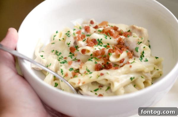 Ninja Foodi Chicken Alfredo - Cooked pasta and chicken