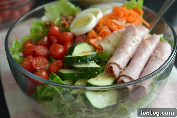 A variety of Chef Salads in different presentations, showcasing customization.