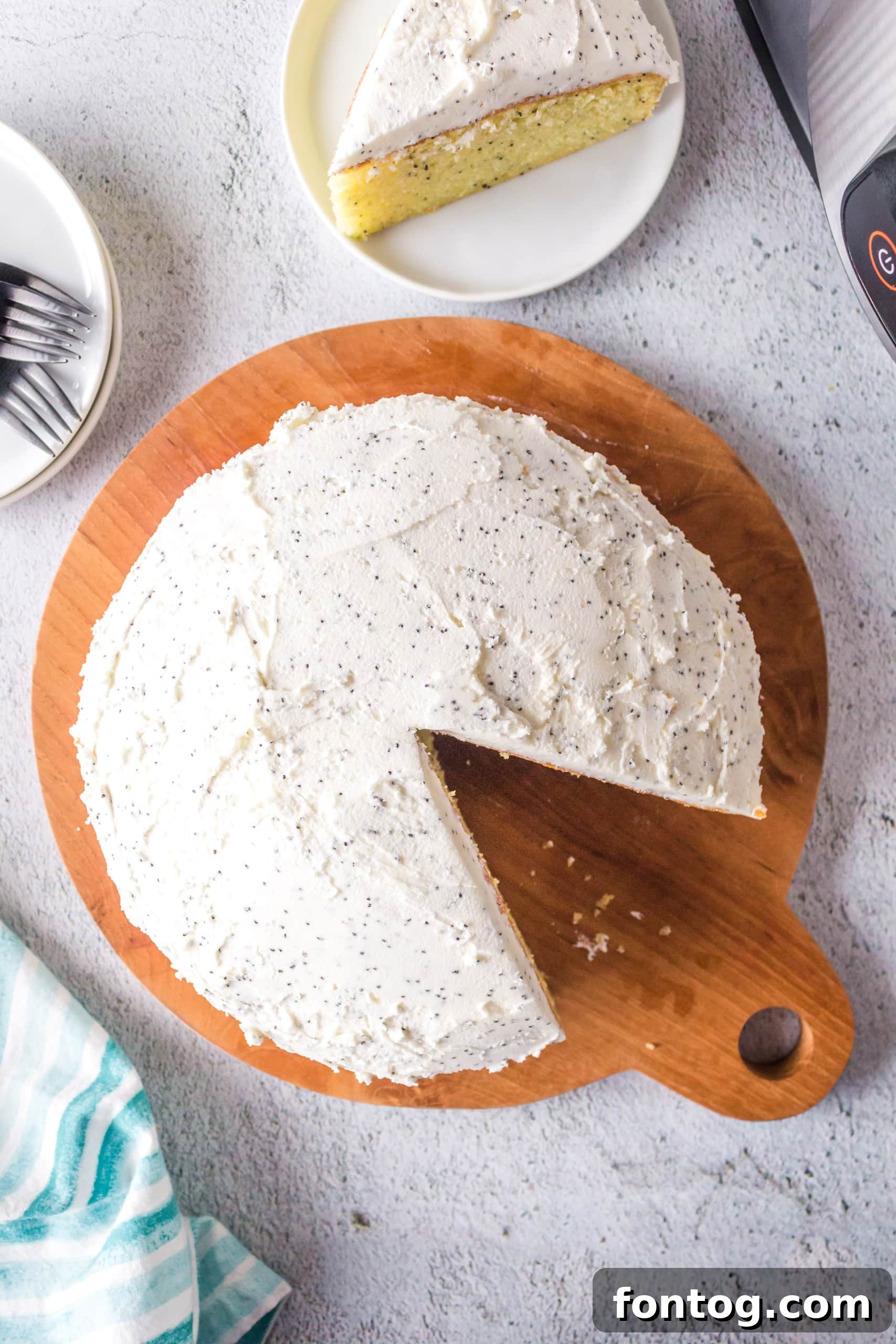 Delightful Gluten-Free Easter Desserts 14 Ninja Foodi Lemon Poppy Seed Cake