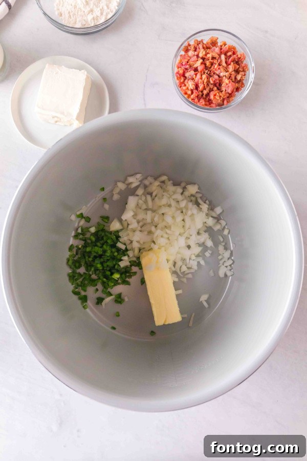 Ninja Foodi Jalapeño Macaroni and Cheese with Bacon Bits