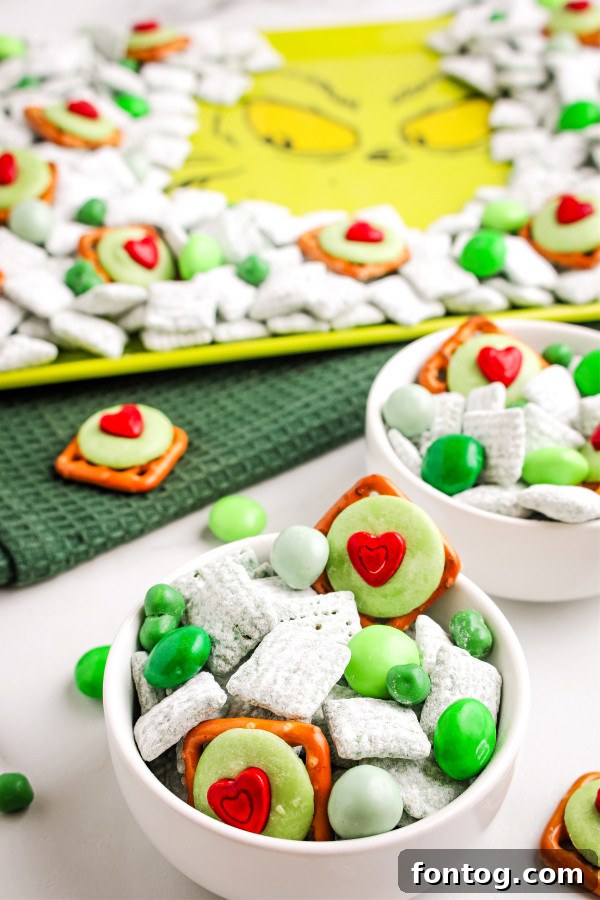 grinch snack mix