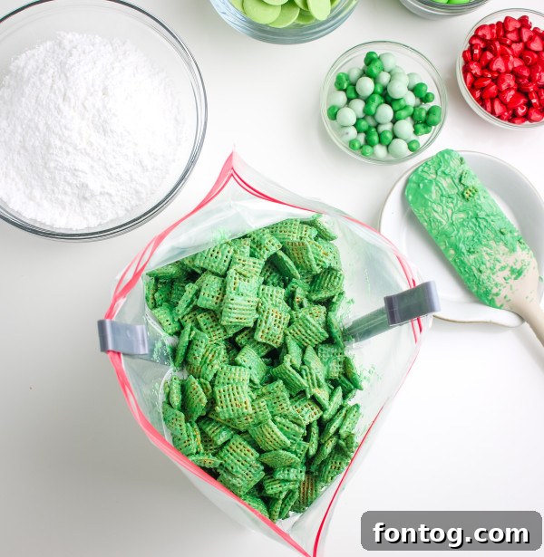 grinch snack mix