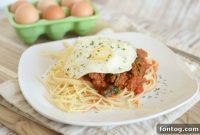 Hearty Meat Spaghetti Crowned with an Egg