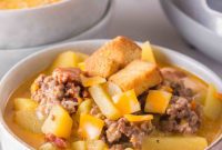 Hearty Gluten-Free Slow Cooker Cheeseburger Soup