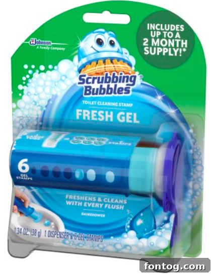 Infographic style image summarizing the 5 quick tips for a clean bathroom, featuring cleaning products.