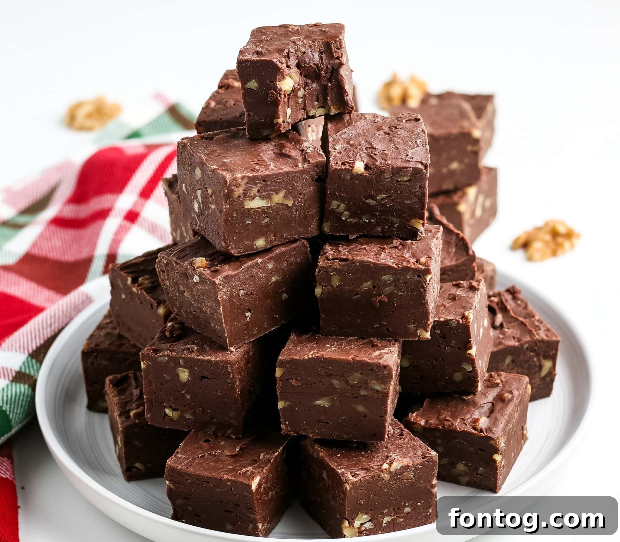 Rich and creamy easy fudge, a delightful gluten-free treat.